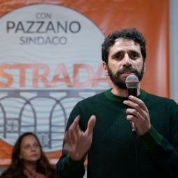 Saverio Pazzano al microfono